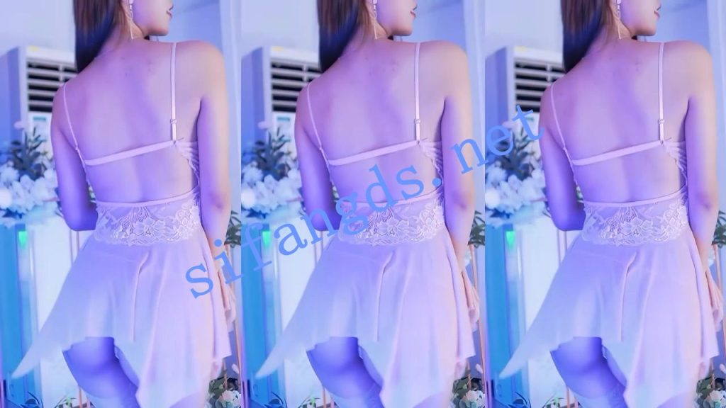 CC 胡椒-39 半裸裸舞 抖胸舞等大尺度骚舞合集【2V】【273M】 预览图 6