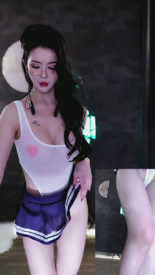 网易cc温凉付费无水定制裸舞收藏版【4V】【1.49G】 预览图 5