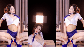 【网易CC 小燃燃】低胸抖奶摇晃翘臀 顶跨露内激情骚舞福利【6V】【2.79G】 预览图 12