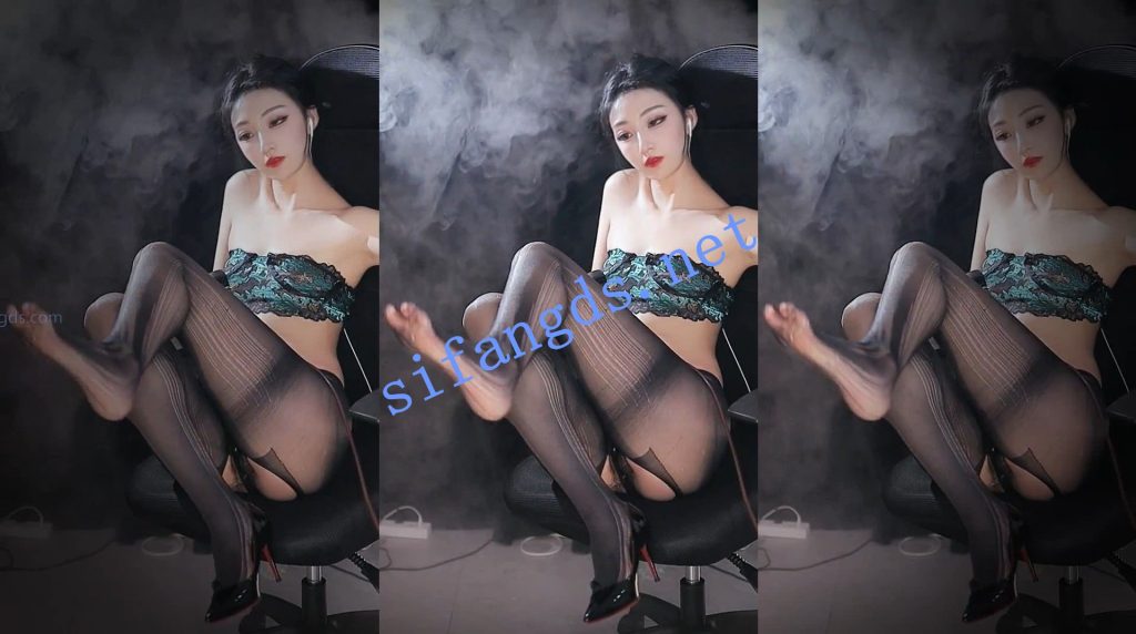 【CC】星也！露毛露逼热舞定制【7V】【1.31G】 预览图 2