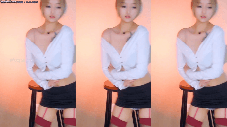 【CC 安静不了】极限骚舞 短裙黑丝 露内裤内衣 非常骚【5V】【663M】 预览图 11