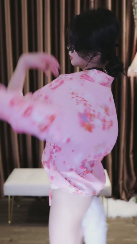 网易cc温凉付费无水定制裸舞收藏版【4V】【1.49G】 预览图 2