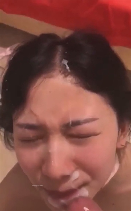 ❣️推荐❣️网易CC骚主播【静静妹妹】裸舞诱惑，跳舞赚不到钱下海做母狗，被大哥颜射，憋了多久射这么多【15V】【4.1G】 预览图 8