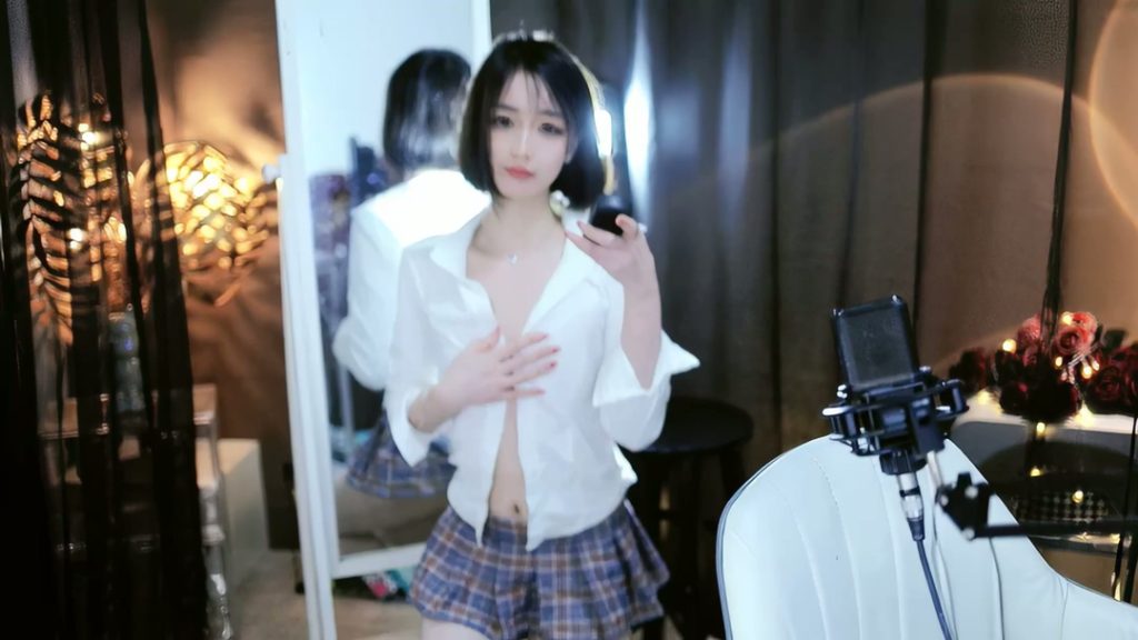 虎牙刘钞钞付费定制 无水收藏版裸舞【5V】【2.76G】 预览图 7