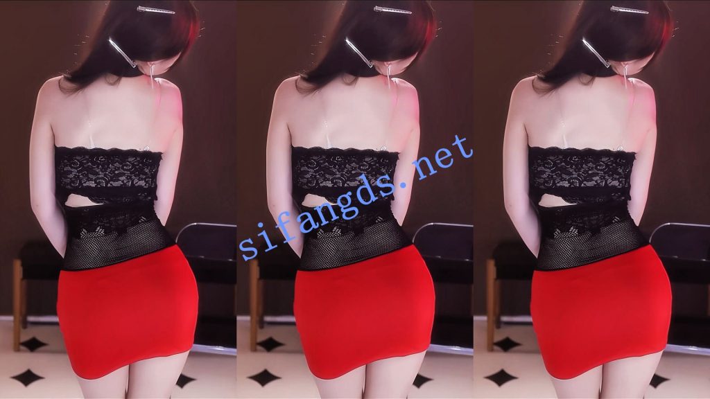 【虎牙】小奶盖 高颜嫩妹主播 舞艺精湛【8V】【926M】 预览图 1