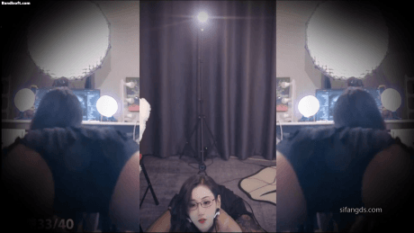 【虎牙】顾九卿 超骚主播 性感黑丝短裙 露白色内裤 双视角【5V】【334M】 预览图 1