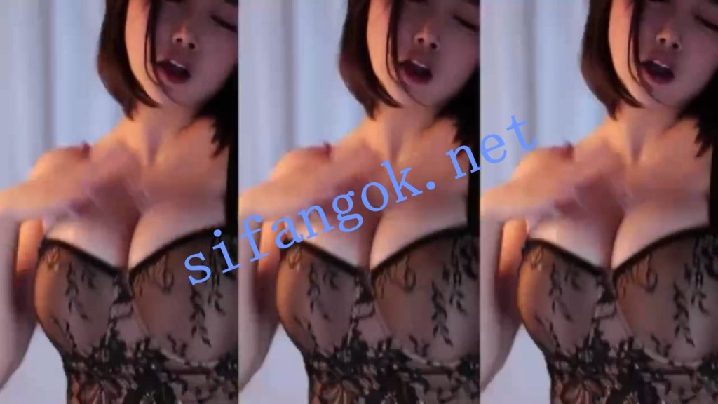 虎牙 金米米 露大半个奶 抖胸舞 抖成球 插乳沟 白浆抹胸【2V】【92M】 预览图 14