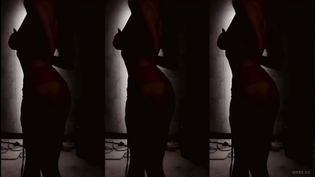 虎牙 石瑶付费定制 性感御姐 影子裸舞【2V】【460M】 预览图 9