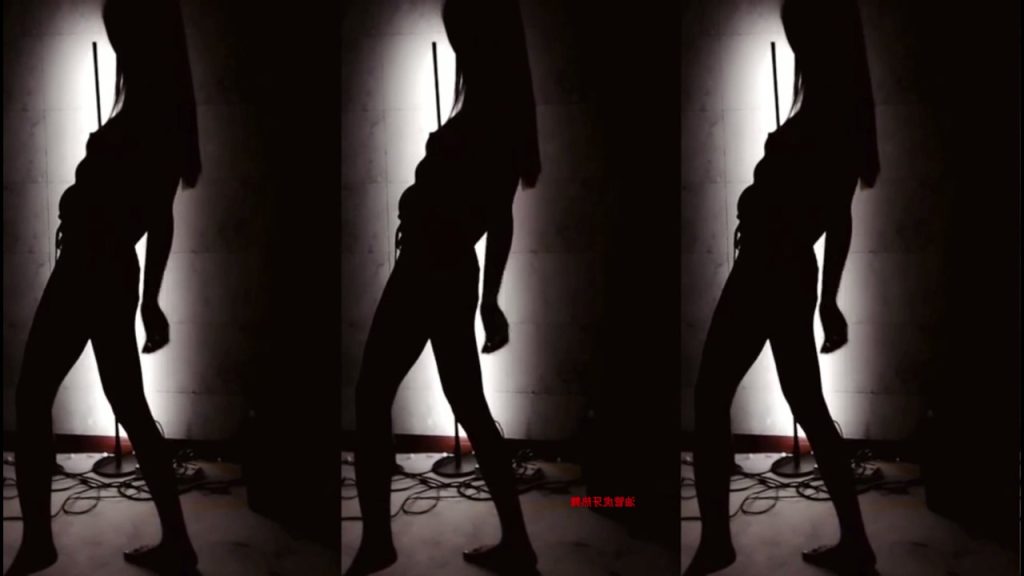 虎牙 石瑶付费定制 性感御姐 影子裸舞【2V】【460M】 预览图 7