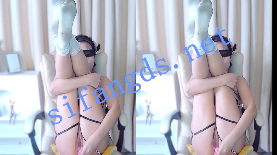 【无水印】CC 狗小奈 极品 露脸露3点 裸舞 阳具插B 爆菊花 最大尺度【1V】【303M】 预览图 8