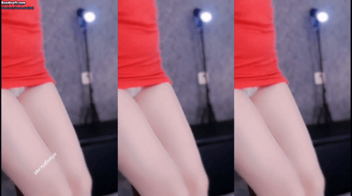 【无水印】【C 小果】性感妖娆诱惑骚舞 露内揉奶骚表情 岔开大腿 很顶【2V】【1.06G】 预览图 4