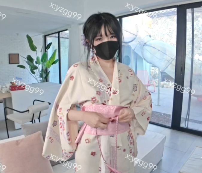 极品萝莉嫩妹-养只果果( yzgg99)-12.13新 换上和服,像操婊子一样的狠狠的操我吧(1V,514M)-福利岛