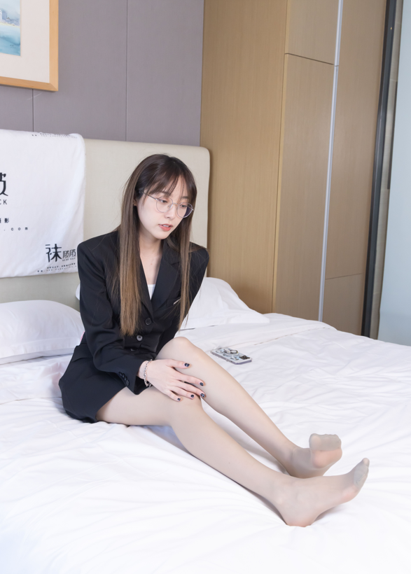 袜啵啵 – 稚予 – 高跟鞋包臀裙薄灰丝 【165P1V1.6G】-福利岛