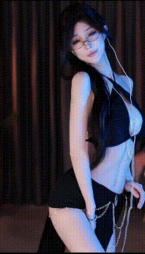 虎牙 张爱玲-11 开火车等骚舞+调教女奴肉便器等剧情【8V】【3.71G】 预览图 35