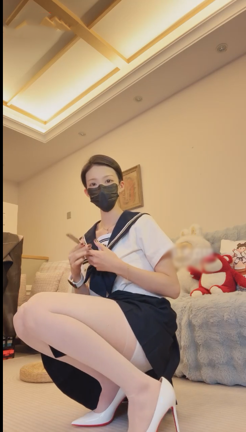 玩物直播婉儿-251101 JK白丝套头窒息长腿绞晕【1V】【249MB百度云】-福利岛