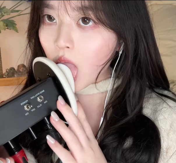 椰椰拿铁_口腔音甜耳|冬天记得给耳朵盖上被子16min 1V340M百度盘-福利岛