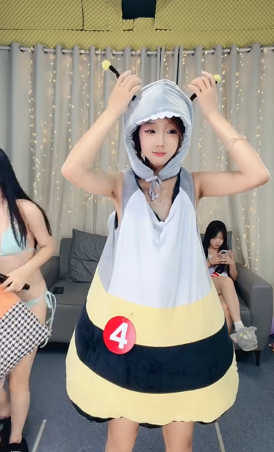 色情版综艺【M8女团】色情版快乐大本营3v-福利岛