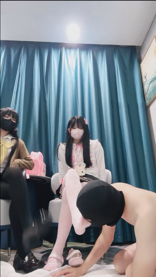 玩物直播砂糖-251103 双主调教狗狗【1v】【347MB百度云】 预览图 2