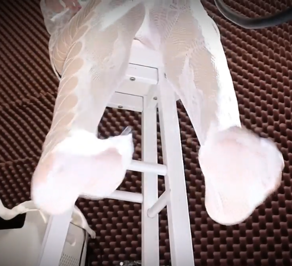 秋水_狗狗视角_面霜精油按摩耳朵_少量烤全羊1V119M百度盘-福利岛