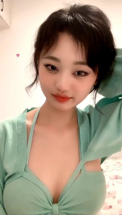 大白馒头性感巨乳主播6v-福利岛