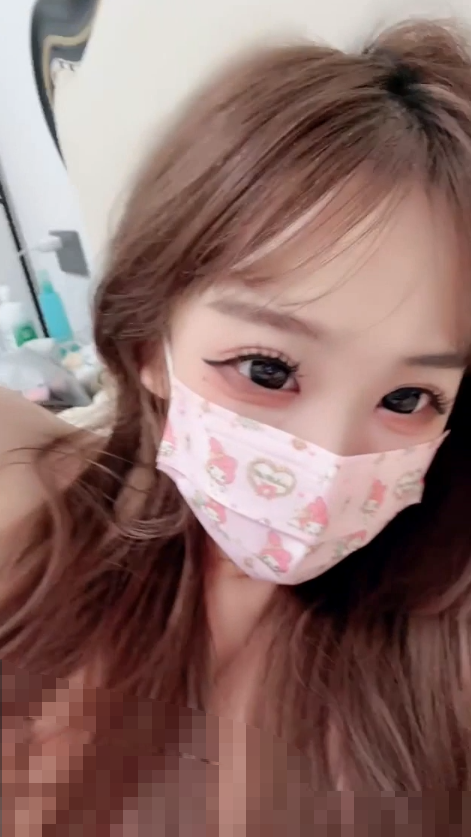 酥酥OVO 口罩美女昙花一现，唯一一次啪啪秀 预览图 1