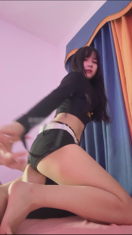 玩物直播甜恬s-251117 男同学臣服在我的胯下【1V】【384MB百度云】 预览图 2