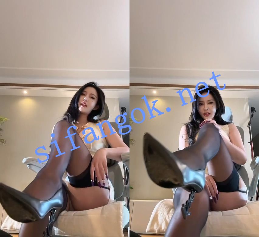 全网几百万粉-依阳baby(没有圆子)千元定制全裸大黑牛自慰【7V】【204M】 预览图 10