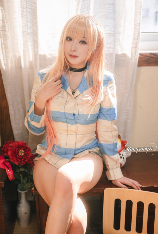 小容仔咕咕咕w – 喜多川海梦 (更衣人偶坠入爱河) 【54P 96MB】-福利岛