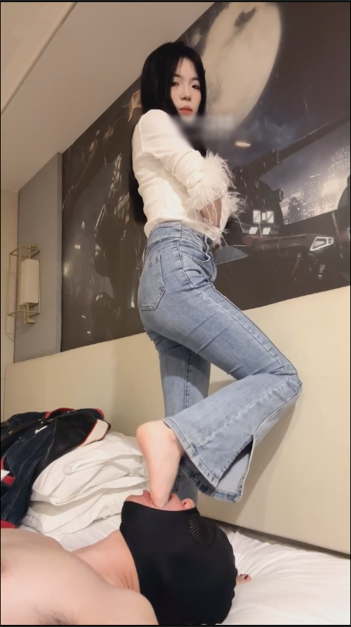 玩物直播丸子s-251119 白袜裸足深喉榨精【1V】【488MB百度云】 预览图 2