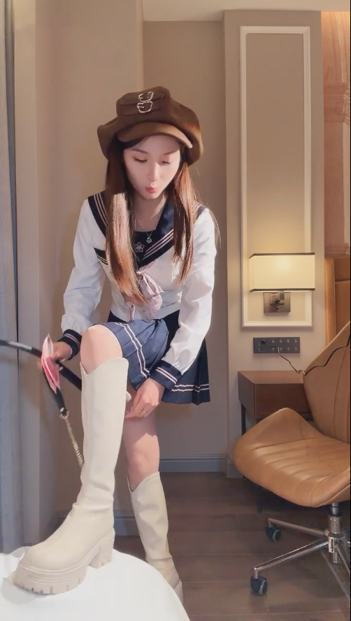 玩物直播黑心爱菜主子-251116 舔靴+atm送钱天津狗【1V】【721MB百度云】 预览图 3