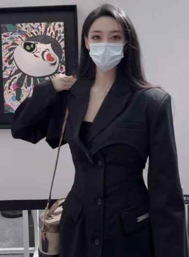 SM调教大神『桃叔S』把高冷女神调教成下贱母狗 白虎一线天馒头粉屄高颜值美女沦为金主性奴 各种无底线玩弄 30V 300m-福利岛