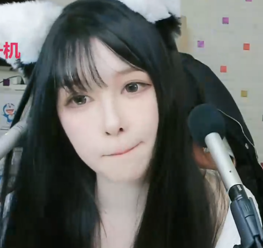 娜娜sweet_安抚失眠，娜娜伴你入梦（真人直播）_20251216 1V580M百度盘 预览图 1