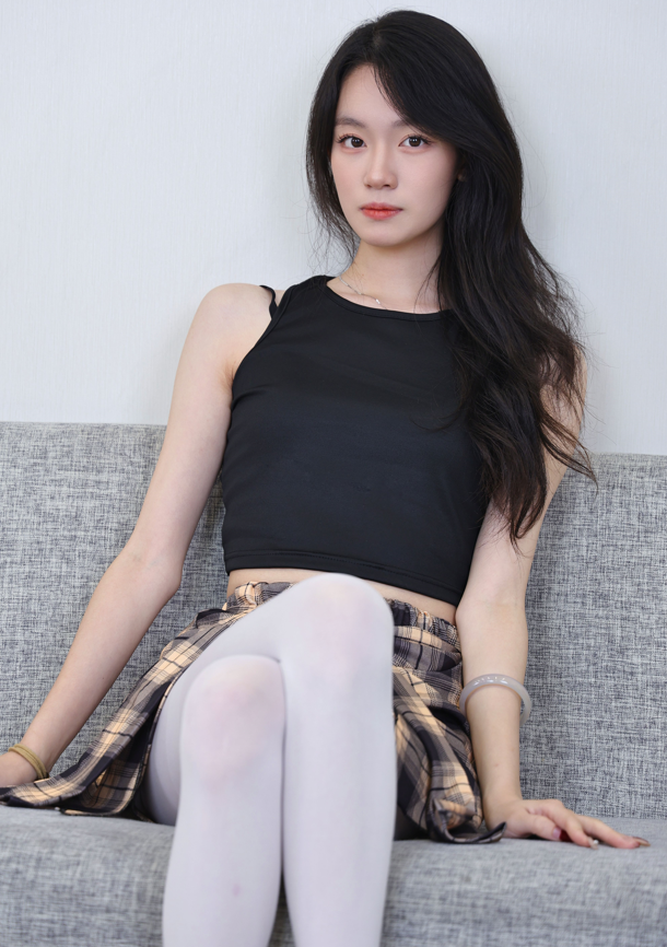 绮梦摄影 – 小艺 – 私房短裙白丝裸足足秀 【315P1V1.9G】-福利岛