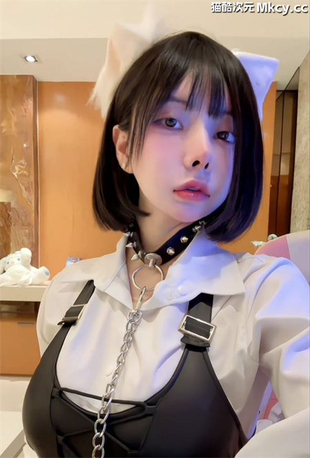 金钱钱-极品少萝王童颜巨乳穿上萝裙就是兵 [75P+63V/245M] 预览图 2