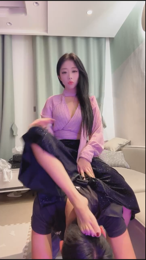 玩物直播冰月s-251116 学长向学妹好白反被调教成狗【1V】【481MB百度云】 预览图 1