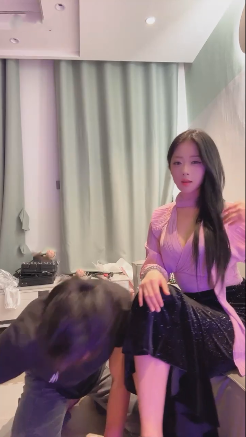 玩物直播冰月s-251116 学长向学妹好白反被调教成狗【1V】【481MB百度云】 预览图 2