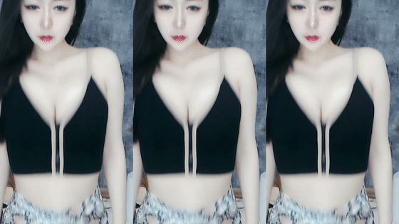 【网易CC】小燃燃，高价定制露脸，明星颜值，火辣身材【15V】【5.84G】 预览图 3