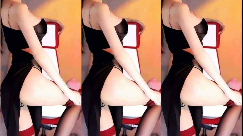 斗鱼温柠小南南 付费无水定制 情趣内衣骚舞【2V】【772M】 预览图 2