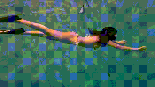 斗鱼 小小玉酱-17 巨乳 露半奶 抖胸舞 情趣内衣 舌吻等【21V】【1.04G】 预览图 4