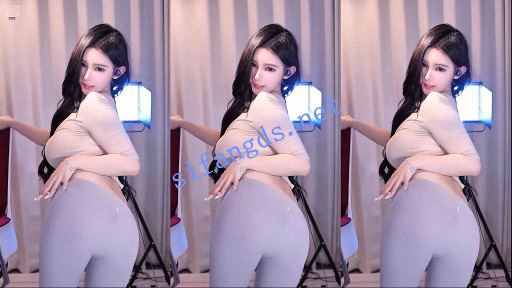 【斗鱼】谁的小棉袄呢，超火高级定制+绝顶骚舞【14V】【1.03G】 预览图 3