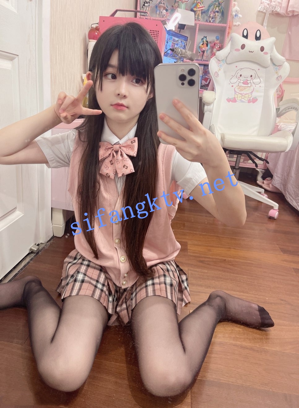 ஐ斗鱼主播ஐ蔡小熊未流出大尺度ZW土豪定制合集7套【23V】【5.39G】 预览图 19