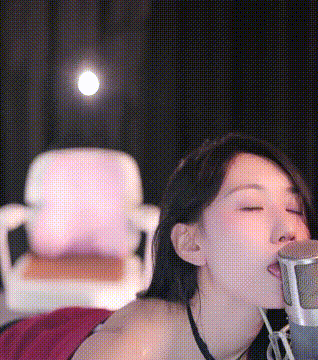 斗鱼 小小玉酱-17 巨乳 露半奶 抖胸舞 情趣内衣 舌吻等【21V】【1.04G】 预览图 5