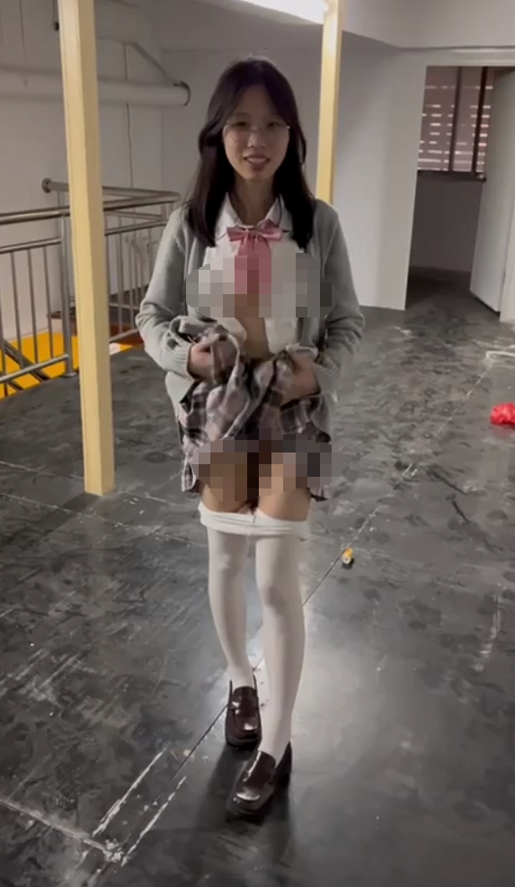 眼镜反差婊 户外露出口交 做爱 6v-福利岛