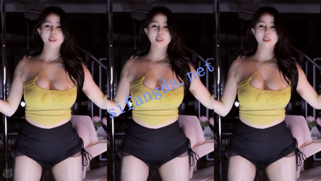 ⭐【斗鱼直播】小酒窝翁馨 尺度抖奶骚舞 走光露点【18V】【3.09G】 预览图 6