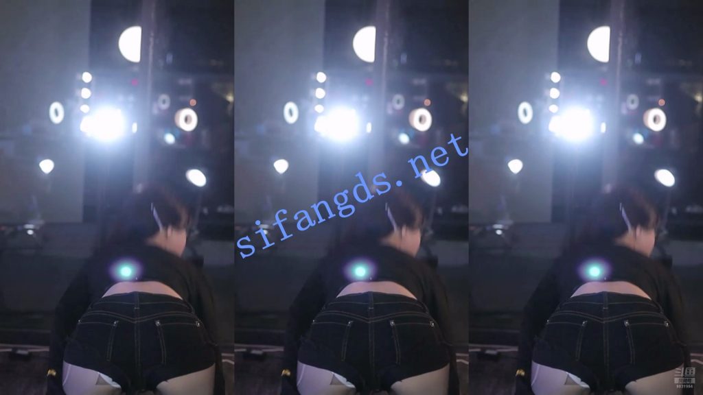 ⭐【斗鱼直播】小火龙 深沟半球 性感擦边诱惑尺度骚舞 【24V】【2.12G】 预览图 4