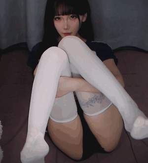 【斗鱼直播】 溪子 大尺度全裸水晶棒自慰福利视频【19V】【1.62G】 预览图 2