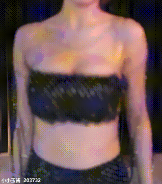 斗鱼 小小玉酱-13 露大半个奶 抖胸舞 抖成球 走光露底等【9V】【515M】 预览图 12