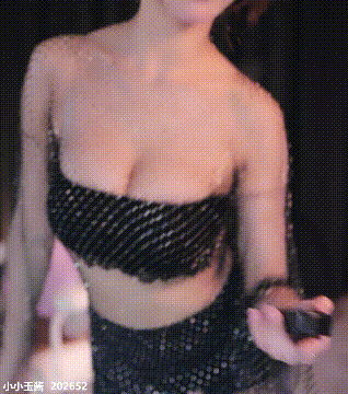 斗鱼 小小玉酱-13 露大半个奶 抖胸舞 抖成球 走光露底等【9V】【515M】 预览图 10