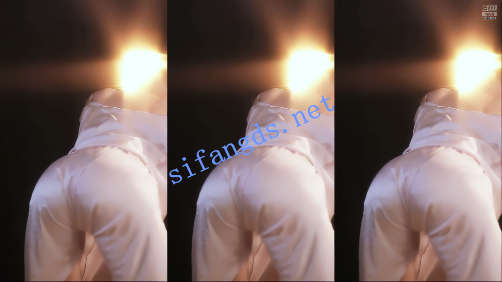 【斗鱼】小美佳，9月最新擦边骚舞12V，4K精选【12V】【1.11G】 预览图 5