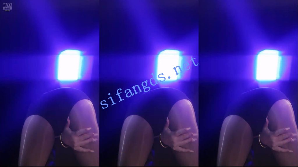 ⭐ 【斗鱼直播】小美佳呀 深沟半球 擦边尺度诱惑骚舞【25V】【2.39G】 预览图 39